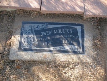 Moulton,   Curtis Owen gravesite