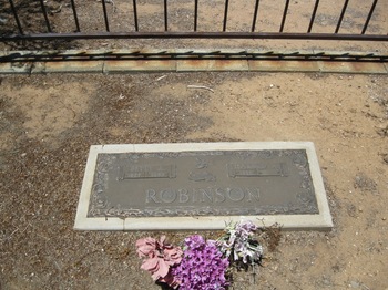 Robinson,   Betty Juanita gravesite