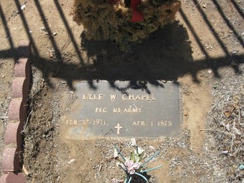 Chapel,   Lyle W. gravesite
